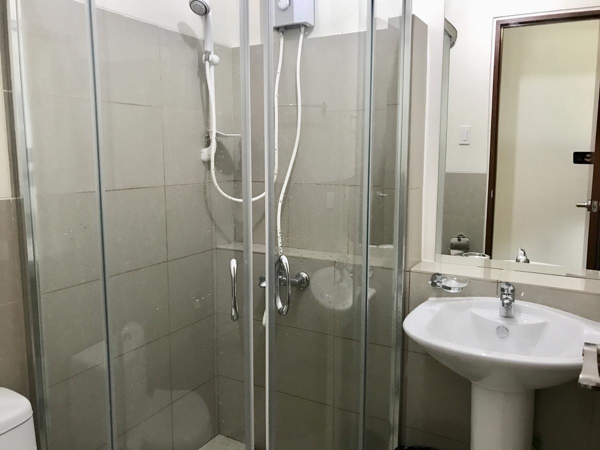 The Beacon Serviced Residences Makati City Esterno foto