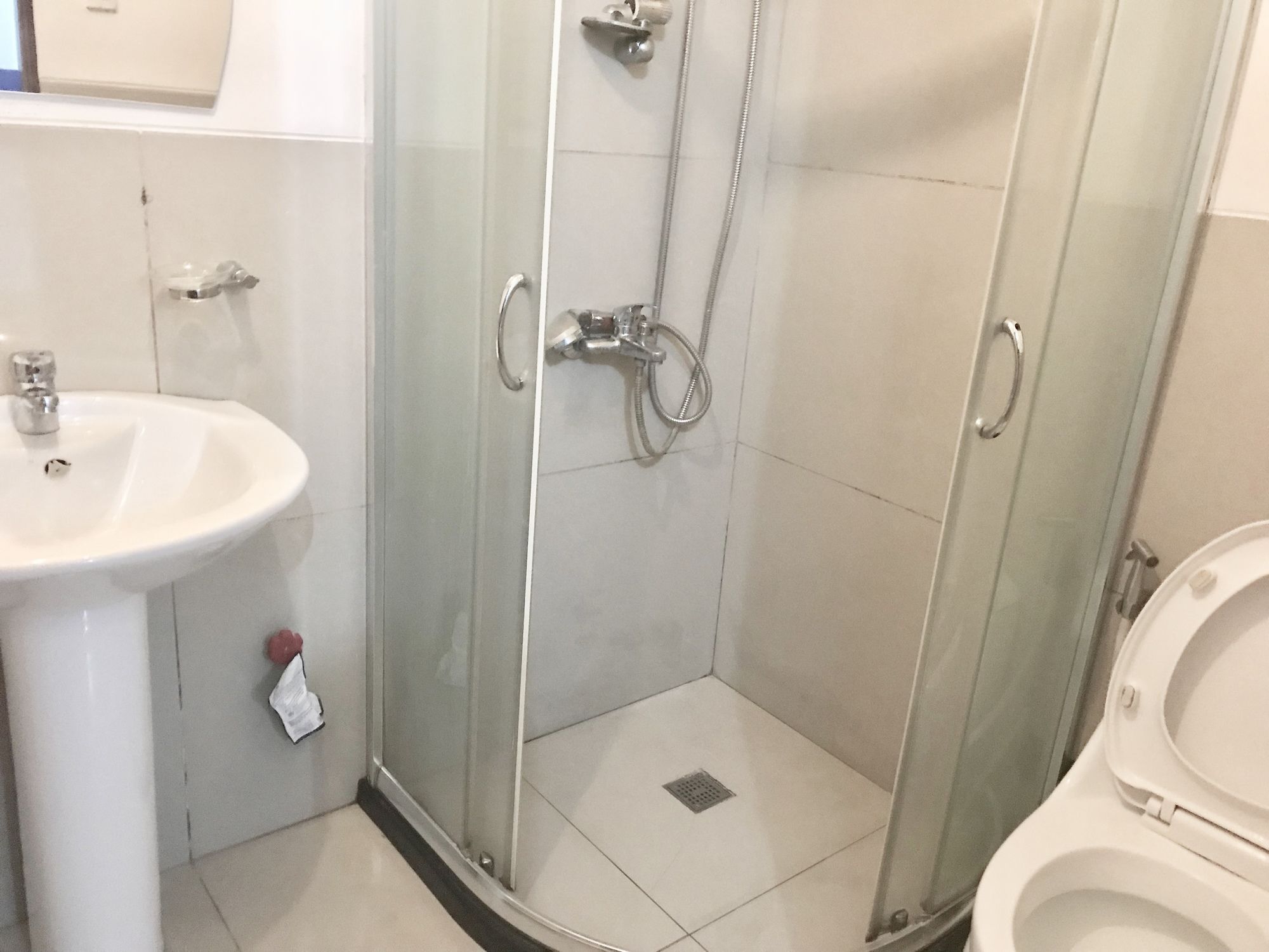 The Beacon Serviced Residences Makati City Esterno foto