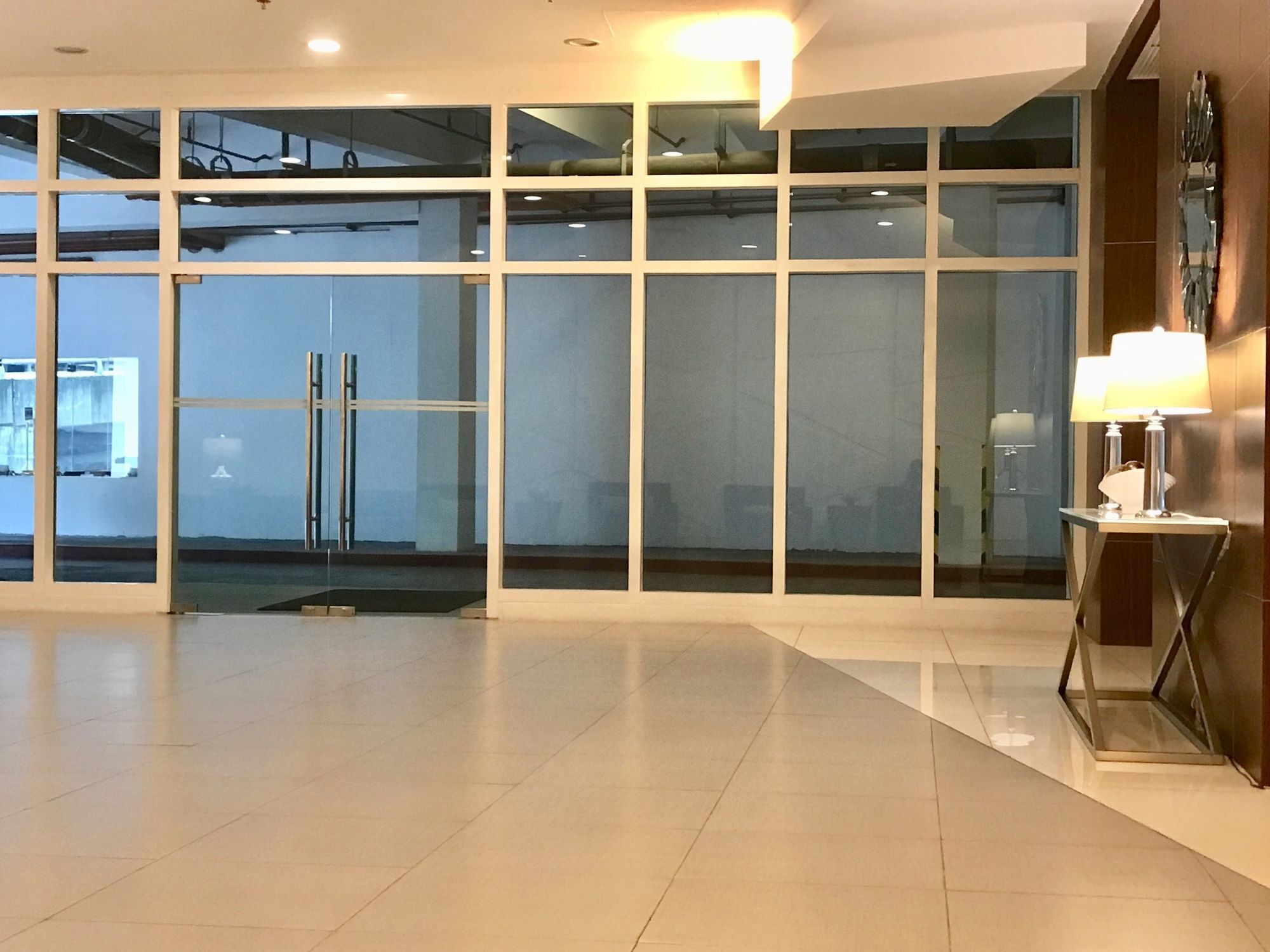 The Beacon Serviced Residences Makati City Esterno foto