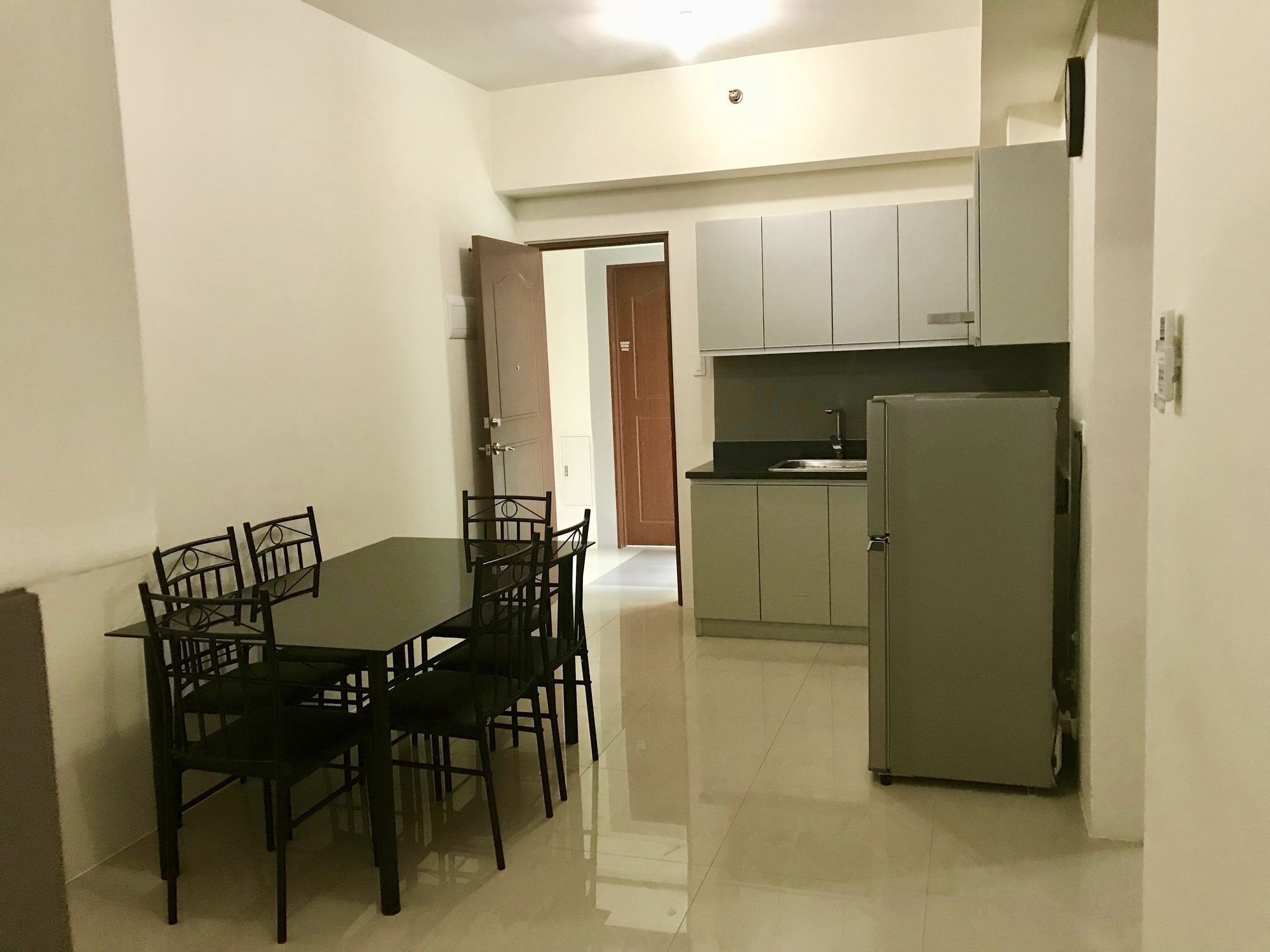 The Beacon Serviced Residences Makati City Esterno foto