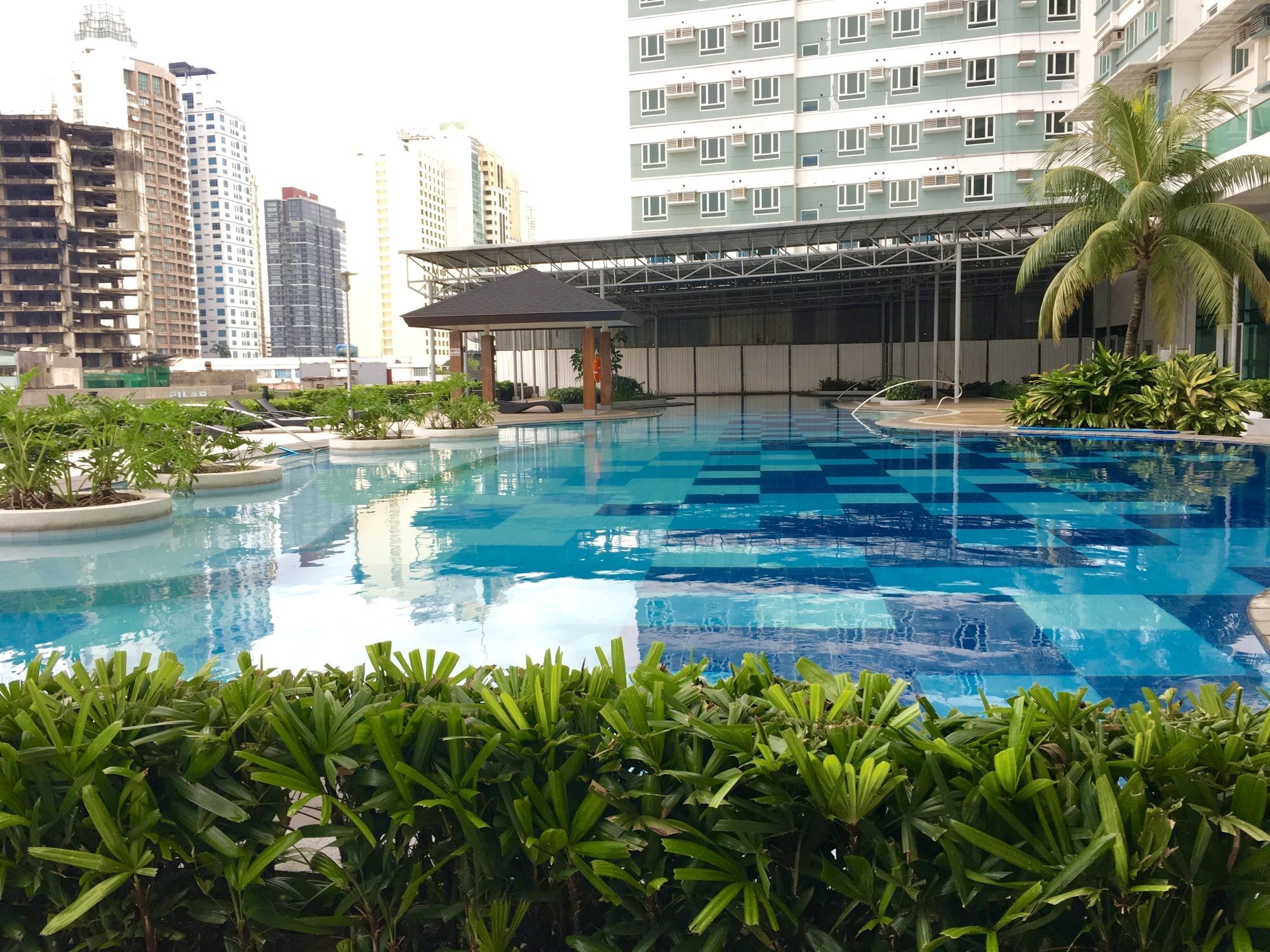The Beacon Serviced Residences Makati City Esterno foto