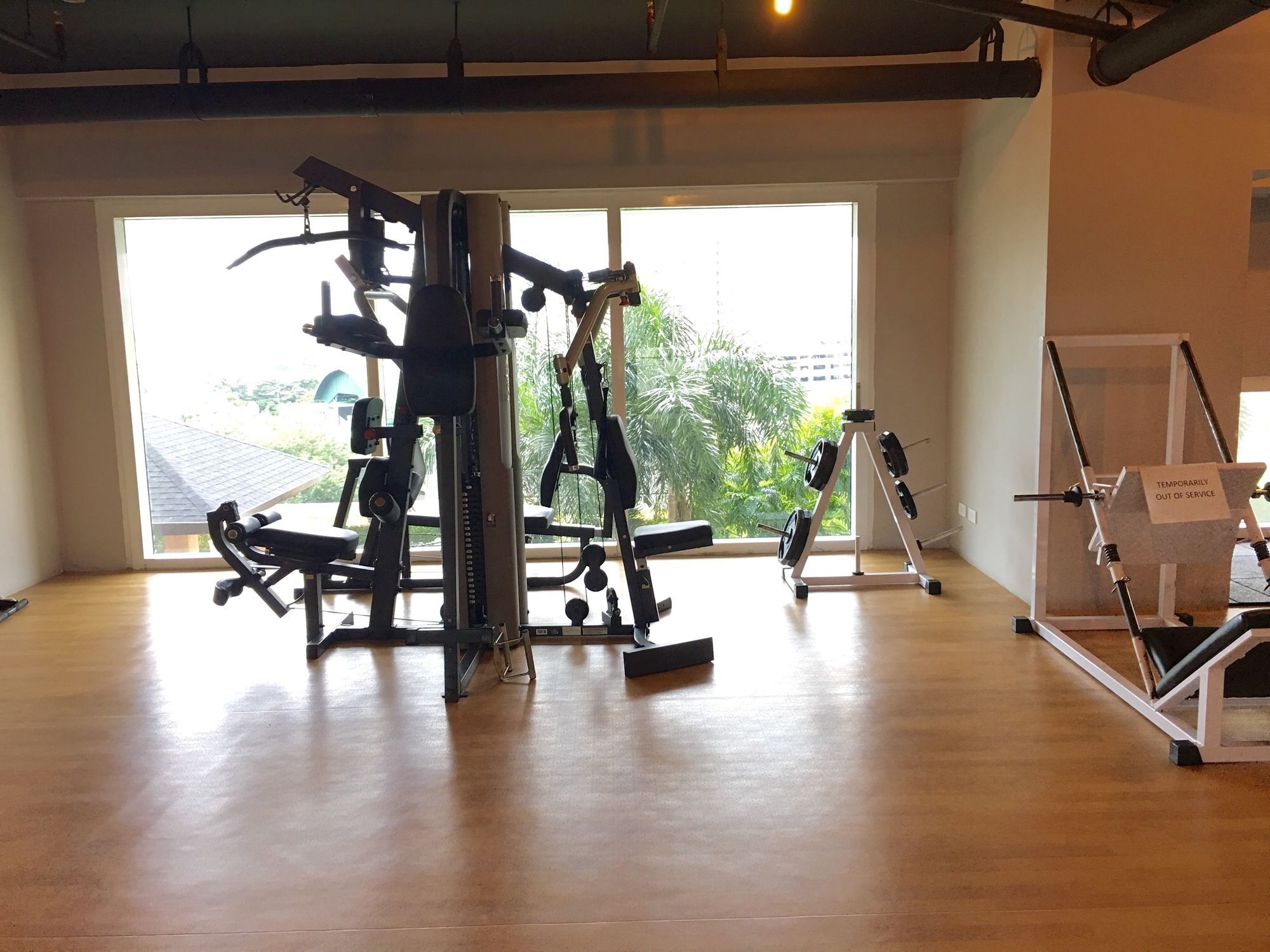The Beacon Serviced Residences Makati City Esterno foto